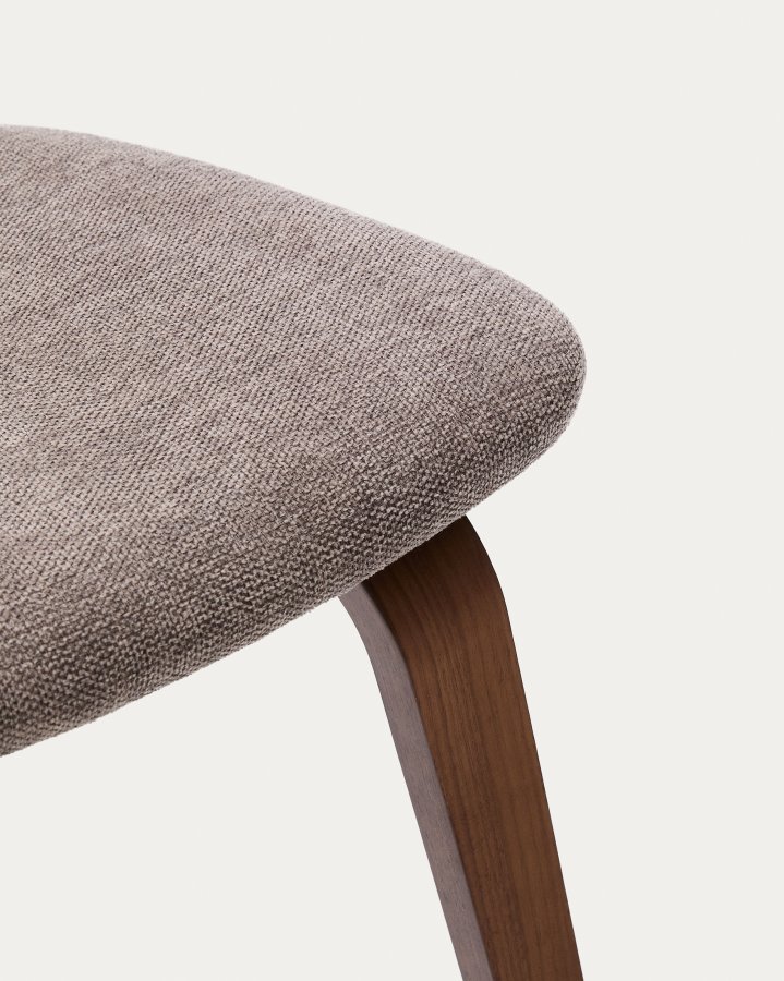 KAVE HOME Gena spisestuestol - beige chenillestoff og brun valnttfiner