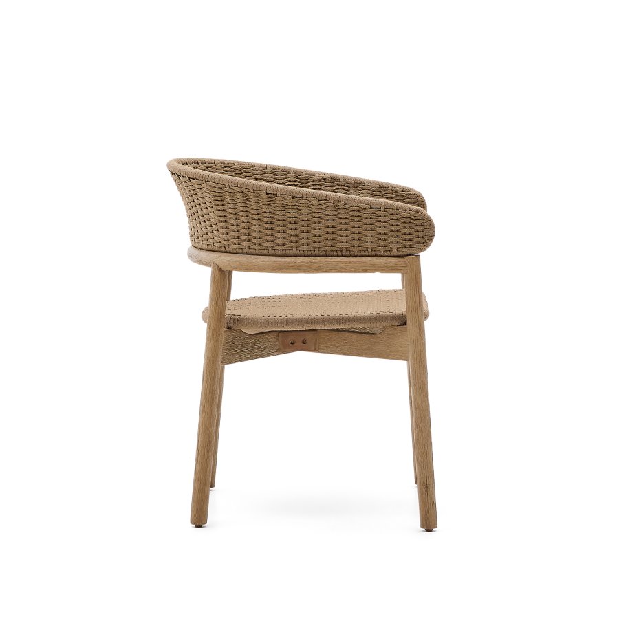 KAVE HOME Arinella-stol i FSC 100 % heltre akasie med naturlig finish og beige tausnor