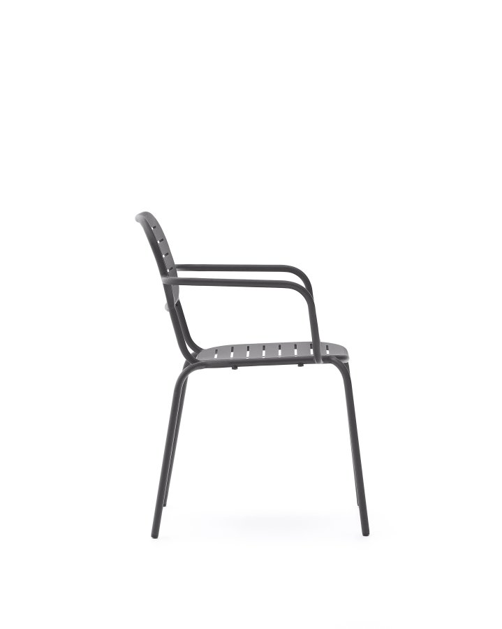 KAVE HOME Brai stabelbar utestol med armlener i mrkegrtt galvanisert stl
