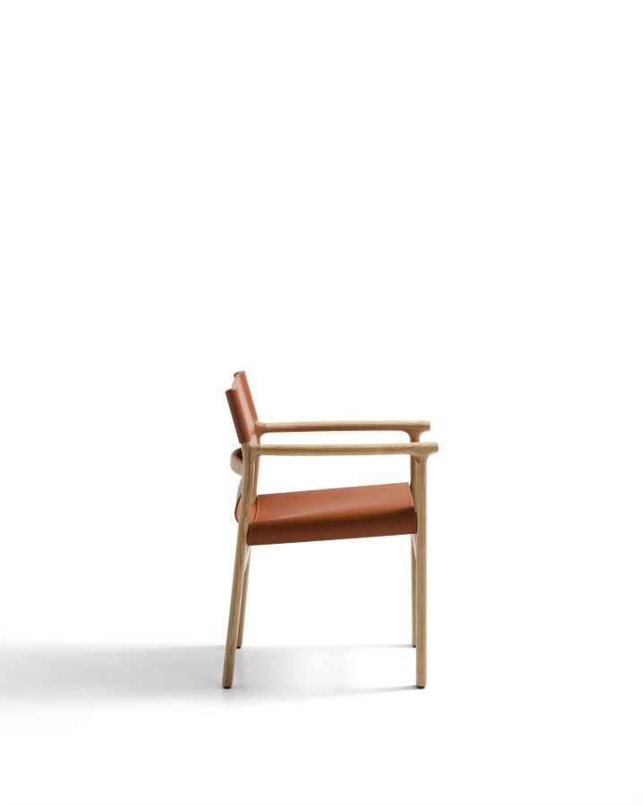 KAVE HOME Jan-stol laget av lysebrune, resirkulerte lrfibre og FSC 100 % heltre ask med nattlys