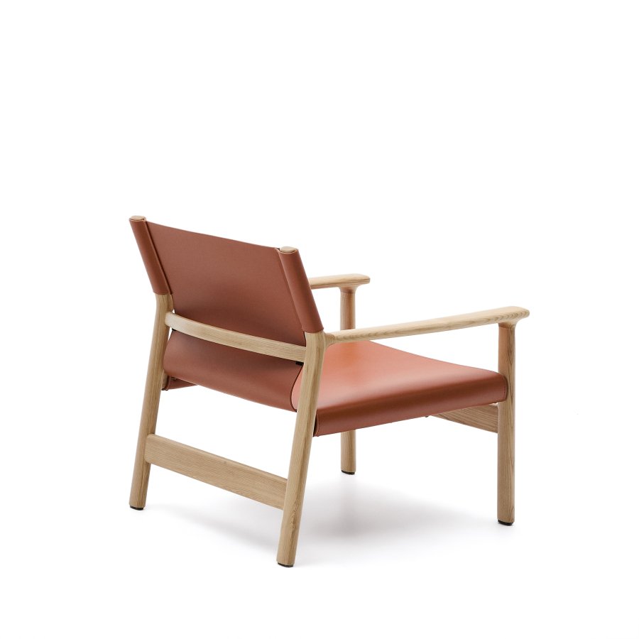 KAVE HOME Jan lenestol laget av lysebrune resirkulerte lrfibre og FSC 100 % heltre ask med