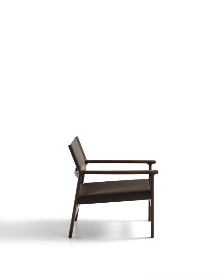 KAVE HOME Jan lenestol laget av mrkebrune resirkulerte lrfibre og FSC 100 % heltre ask med w