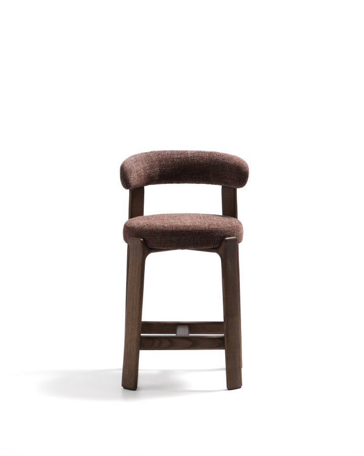 KAVE HOME Granittkrakk i brun chenille og heltre ask med valnttfarget finish FSC 100% 65