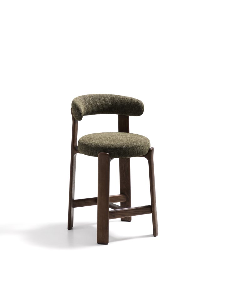 KAVE HOME Granittkrakk i grnn chenille og heltre ask med valnttfarget finish FSC 100% 65