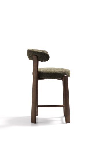 KAVE HOME Granittkrakk i grnn chenille og heltre ask med valnttfarget finish FSC 100% 65