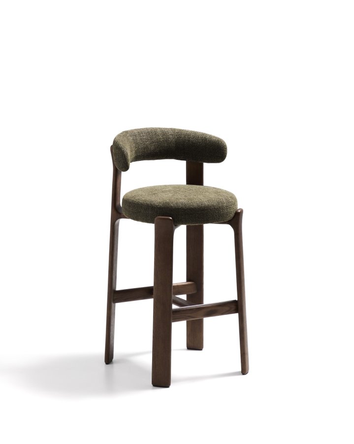 KAVE HOME Granittkrakk i grnn chenille og heltre ask med valnttfarget finish FSC 100% 75