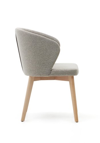 KAVE HOME Darice stol i brun chenille og heltre bk i naturlig utfrelse FSC 100%