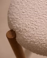 KAVE HOME Nebai spisestuestol - hvit bouclé og naturlig eik