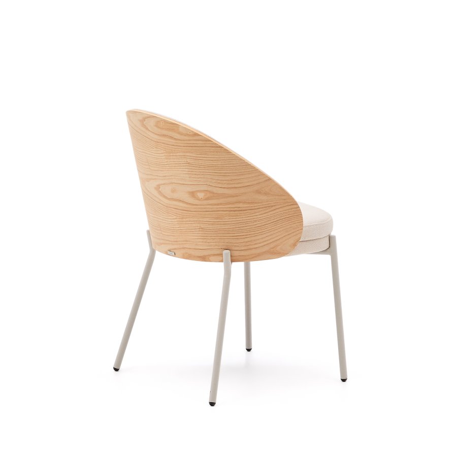 KAVE HOME Eamy-stol i beige chenille, i askefiner i naturlig finish og beige metall