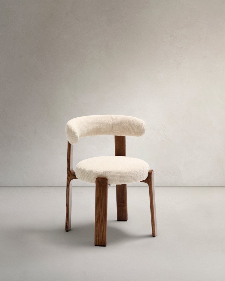 KAVE HOME spisestuestol i granitt - beige chenille og valntt finish asketre