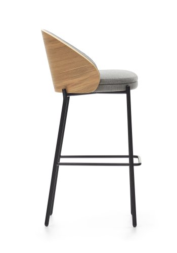 KAVE HOME Eamy barstol, med ryggsttte og fotsttte - lysegrt stoff, finér i naturlig ask og svart stl