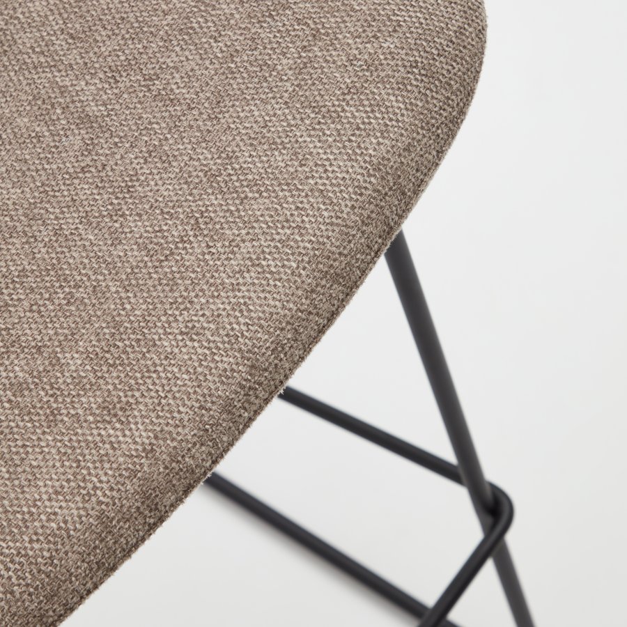 KAVE HOME Zahara barstol, m. rygln og fodsttte - brun stof og sort stl