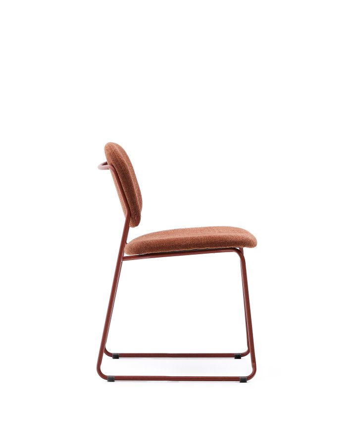 KAVE HOME Meli spisebordsstol, stabelbar - terrakotta chenille stof og terrakotta metal