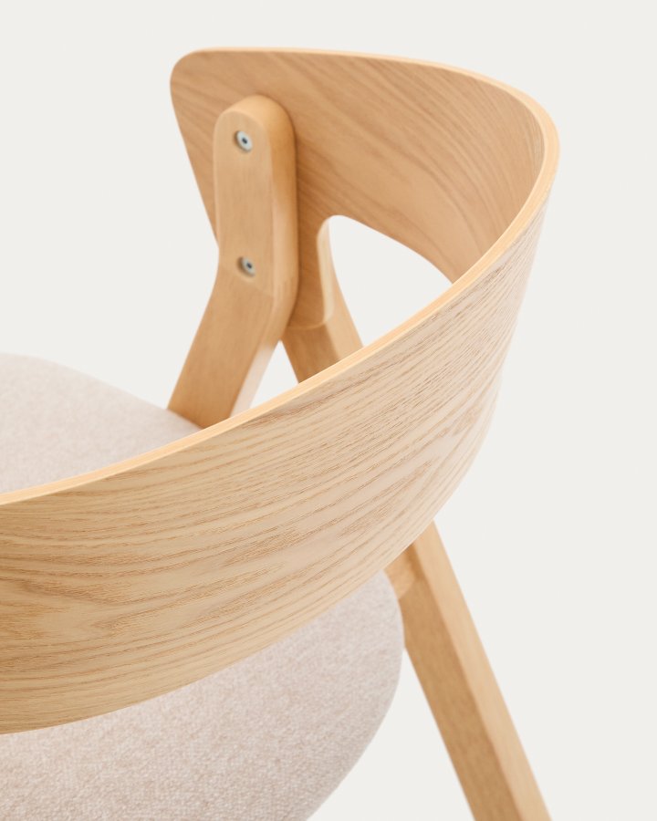 KAVE HOME Godia spisestuestol, med armlener - beige chenillestoff og naturlig askefiner