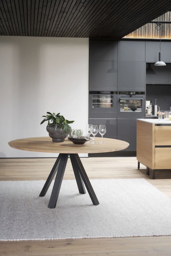 ROWICO Carradale spisebord, rund - natur eg og sort metal (150)