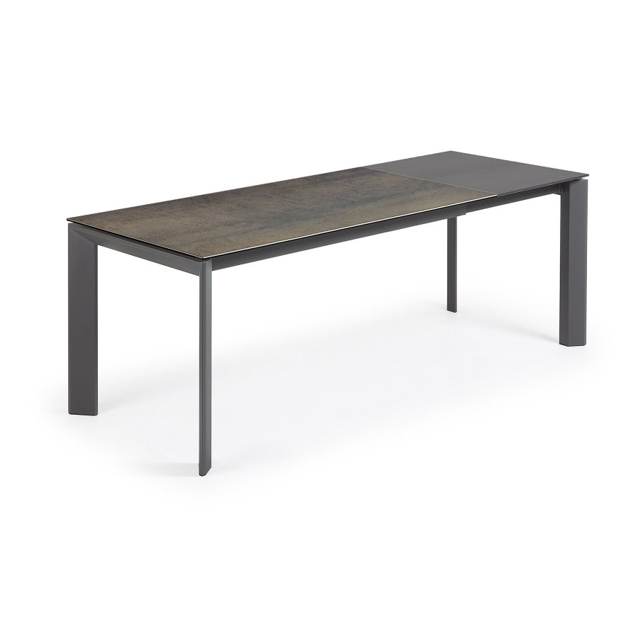 KAVE HOME Axis uttrekkbart porselensbord med Iron Moss-finish og svarte stlben, 160 (220) cm