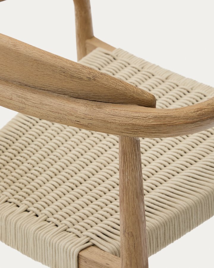 KAVE HOME Nina stabelbar stol laget av FSC 100 % heltre akasie og ecru tausnor