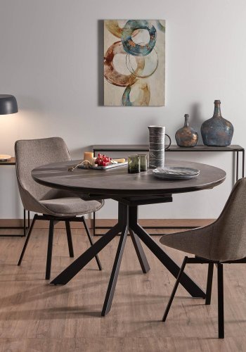 KAVE HOME Haston spisestol med armlener - mrkegrtt stoff og metall med kryssfiner