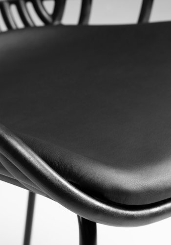 KAVE HOME Surpik spisebordsstol, med pute i syntetisk skinn - svart polypropylen og stl
