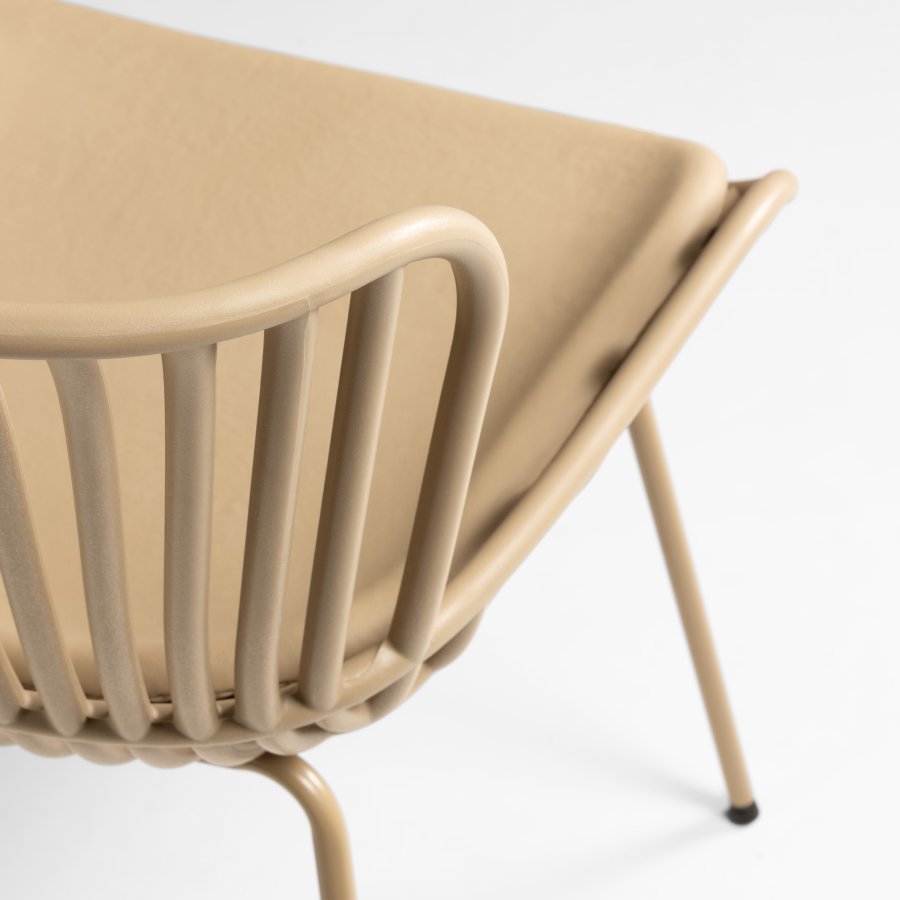 KAVE HOME Surpik spisebordsstol, med pute i syntetisk skinn - beige polypropylen og stl