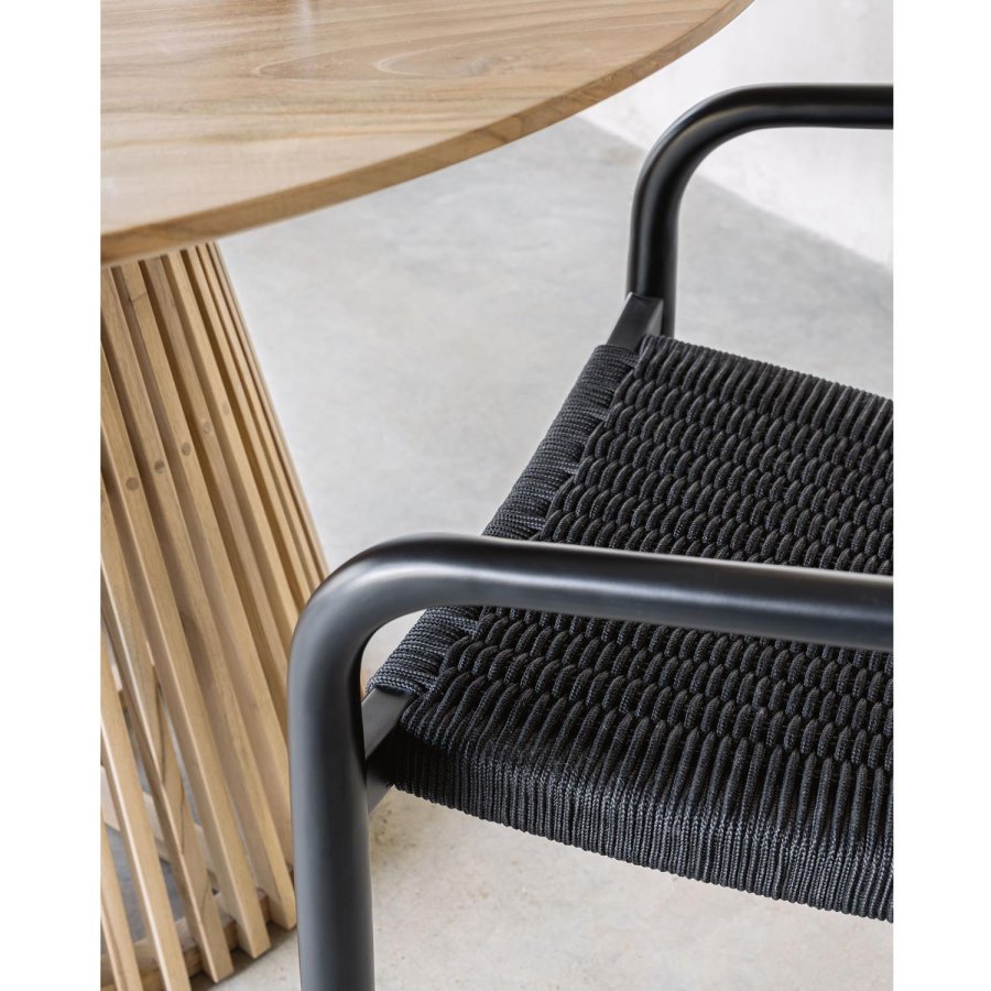 KAVE HOME Glynis hagestol, med armlener - solid matt svart eukalyptus tre og svart tau
