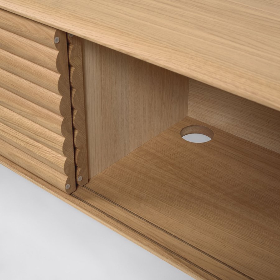 KAVE HOME Lenon TV-bord m. 2 skyvedrer - naturlig eik og eikefiner (200x35)