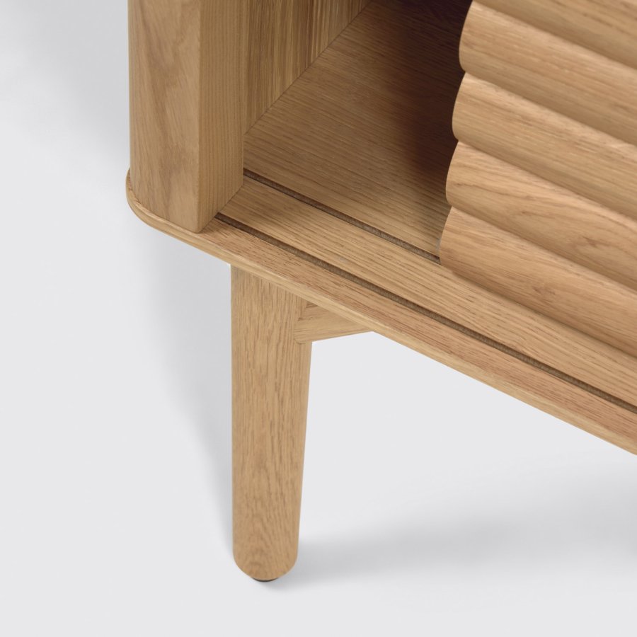 KAVE HOME Lenon TV-bord m. 2 skyvedrer - naturlig eik og eikefiner (200x35)