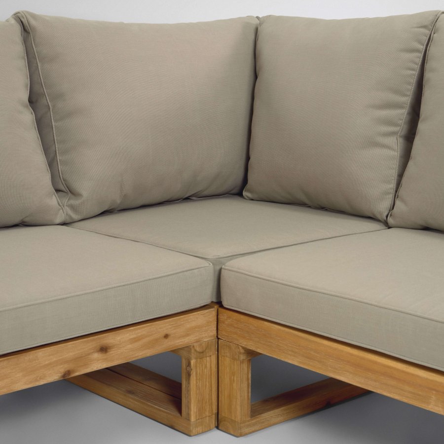 KAVE HOME Flaviina 5-manns hagesofa, med puter og hagebord - beige stoff og naturlig akasietre