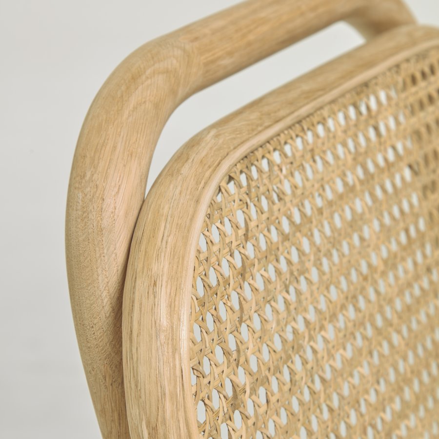 KAVE HOME Doriane Barhocker, mit Rückenlehne und Fußstütze – Naturrattan, Stoff und Eiche