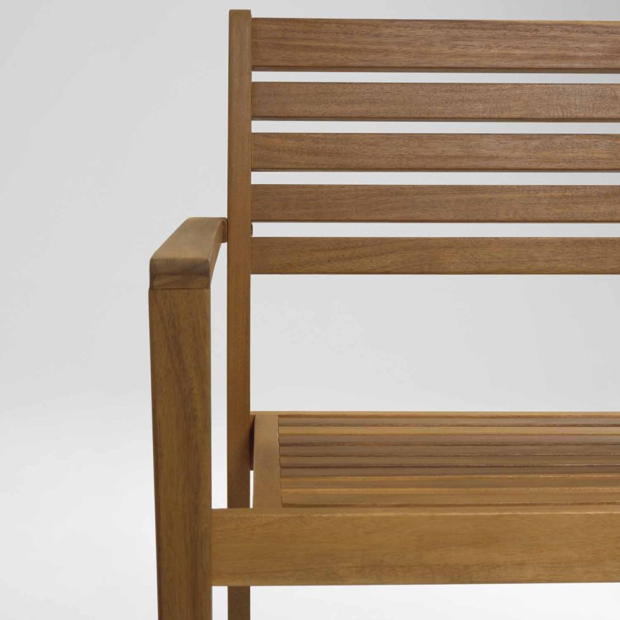 KAVE HOME Hanzel hagestol, med armlener - naturlig akasietre