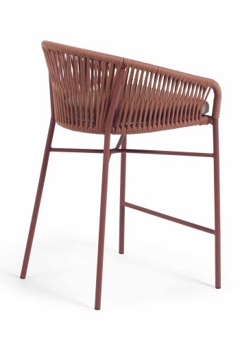 KAVE HOME Yanet hagestol, med armlener og stoffpute - terrakotta tau og stl (H:65)