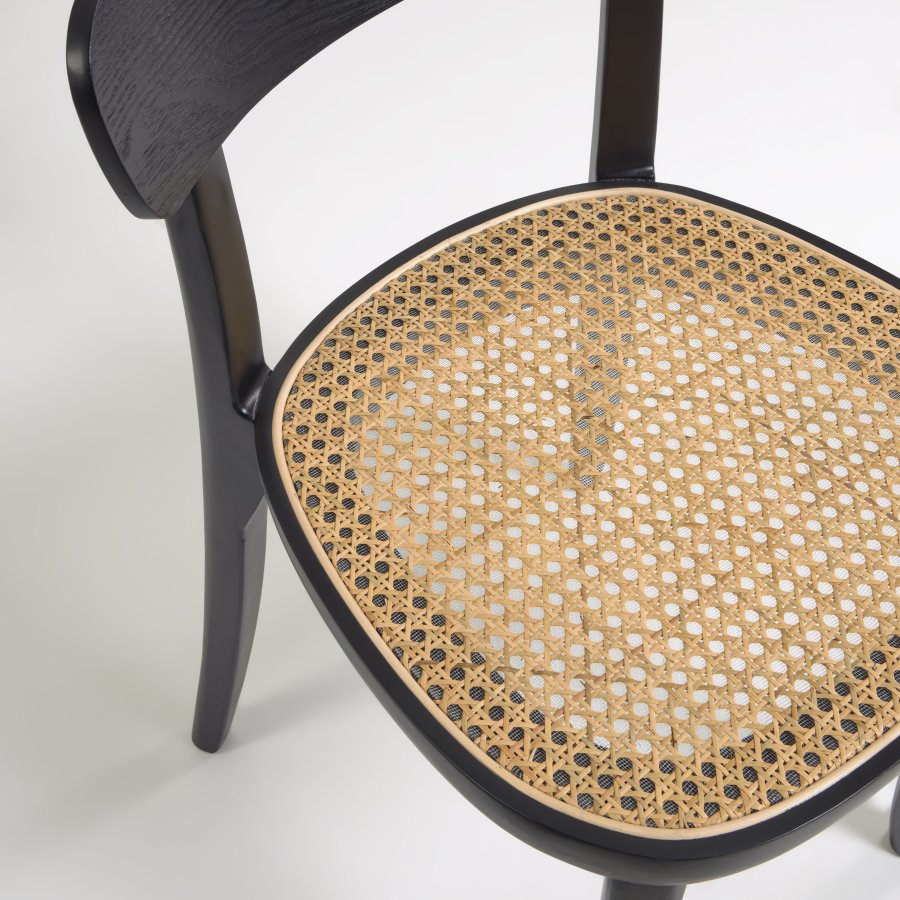 KAVE HOME romersk stol i massiv bk med sort finish, ask finér og rotting