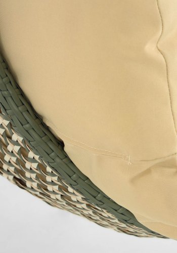 KAVE HOME Cira hengestol, med puter - polyester og flerfarget polyrattan