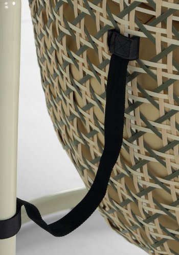 KAVE HOME Cira hengestol, med puter og stativ - polyester, flerfarget polyrattan og stl