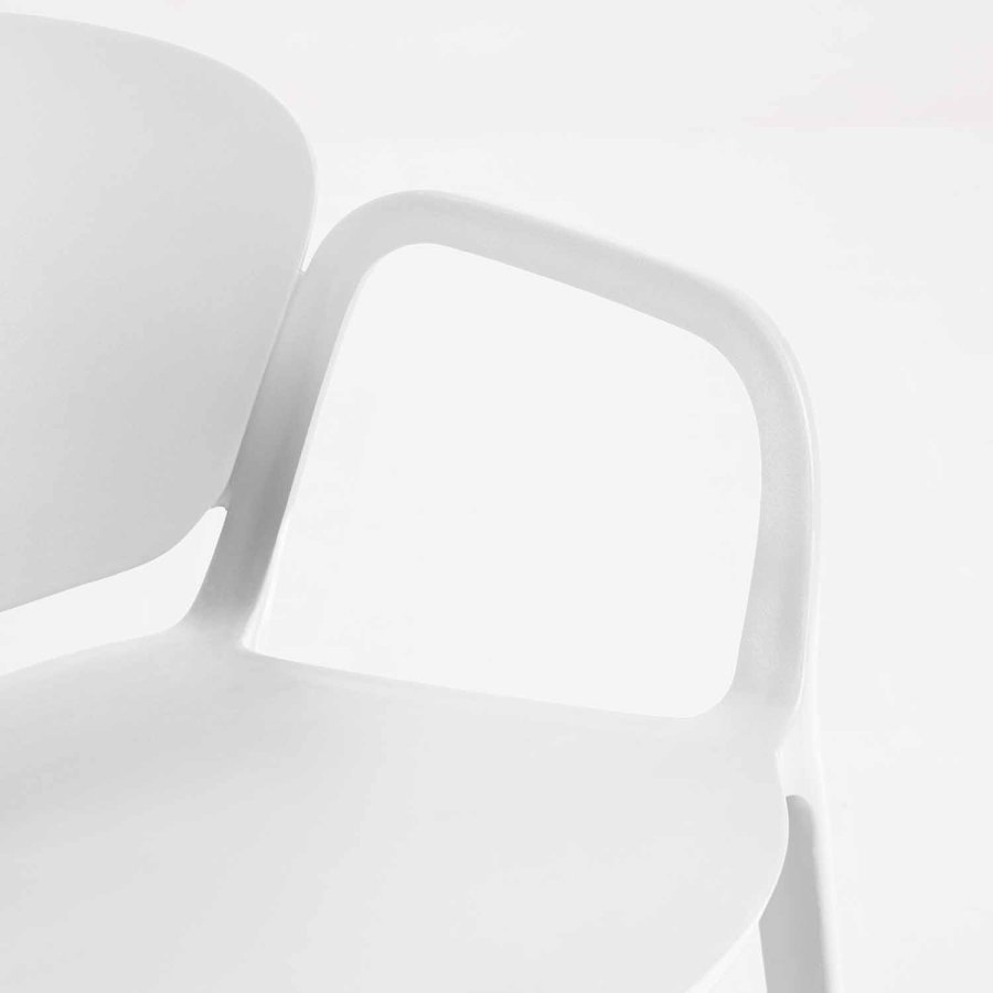 KAVE HOME Ania hagestol, med armlener - hvit polypropylen