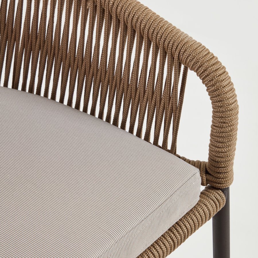 KAVE HOME Yanet barkrakk, med pute, armlener og fotsttte - beige ledning og stl