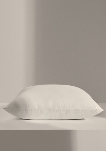 KAVE HOME Fluff gulvputefyll 70 x 70 cm laget i Spania