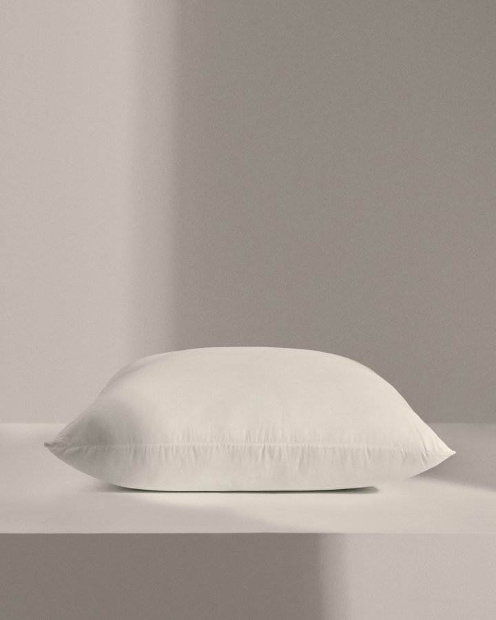 KAVE HOME Fluff gulvputefyll 70 x 70 cm laget i Spania