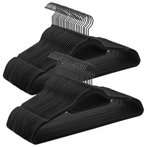 SONGMICS fl�yelskleshengere, sett med 50 kleshengere med svart svingkrok, sklisikre og plassbesparende, 0,5 cm tykke, 43 cm lange for frakk, skjorte, kjole, bukser, slips, blekksvart UCRF021B02