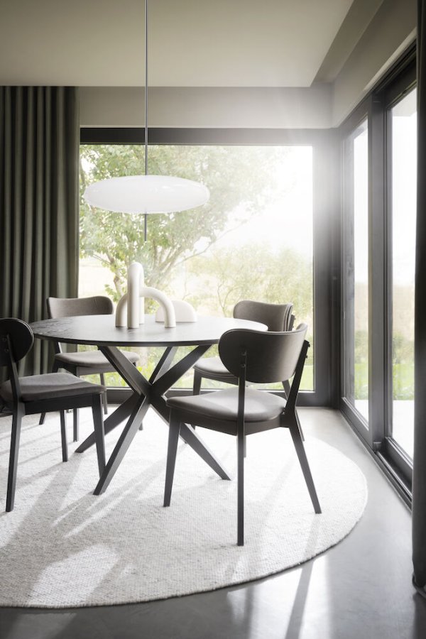 ROWICO Calverton spisebord, rundt - svart eikefiner og eik (120)