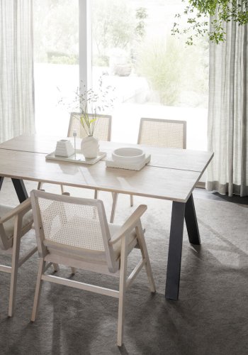 ROWICO Carradale spisebord, m. udtrk - hvidvasket eg og sort metal (170x100)