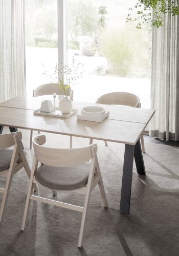 ROWICO Waterton spisebordstol, m armlener - gr/brunt stoff og hvitkalket eik