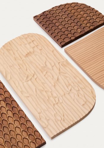 KAVE HOME Trivax veggpanel - brunt akasietre (sett med 4)