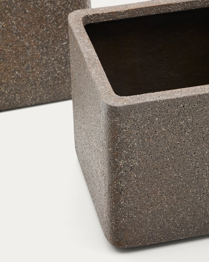 KAVE HOME Sett med 2 Minoa-plantekasser med brun steineffekt 44 x 44 cm