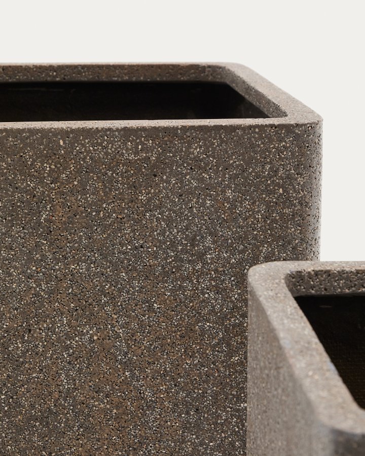 KAVE HOME Sett med 2 Minoa-plantekasser med brun steineffekt 44 x 44 cm