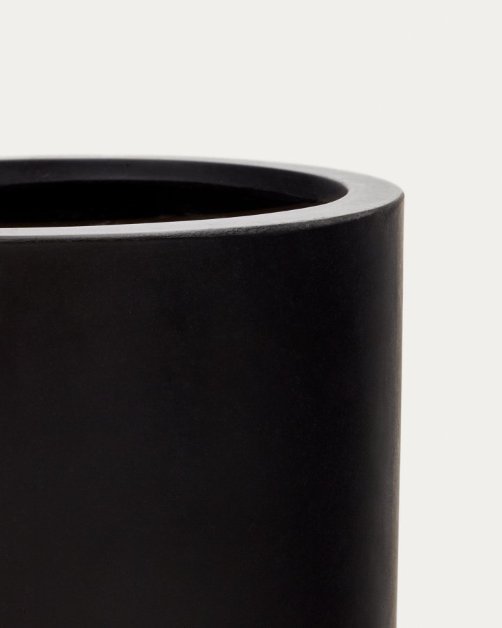 KAVE HOME Aiguablava blomsterpotte i svart sement, 42 cm