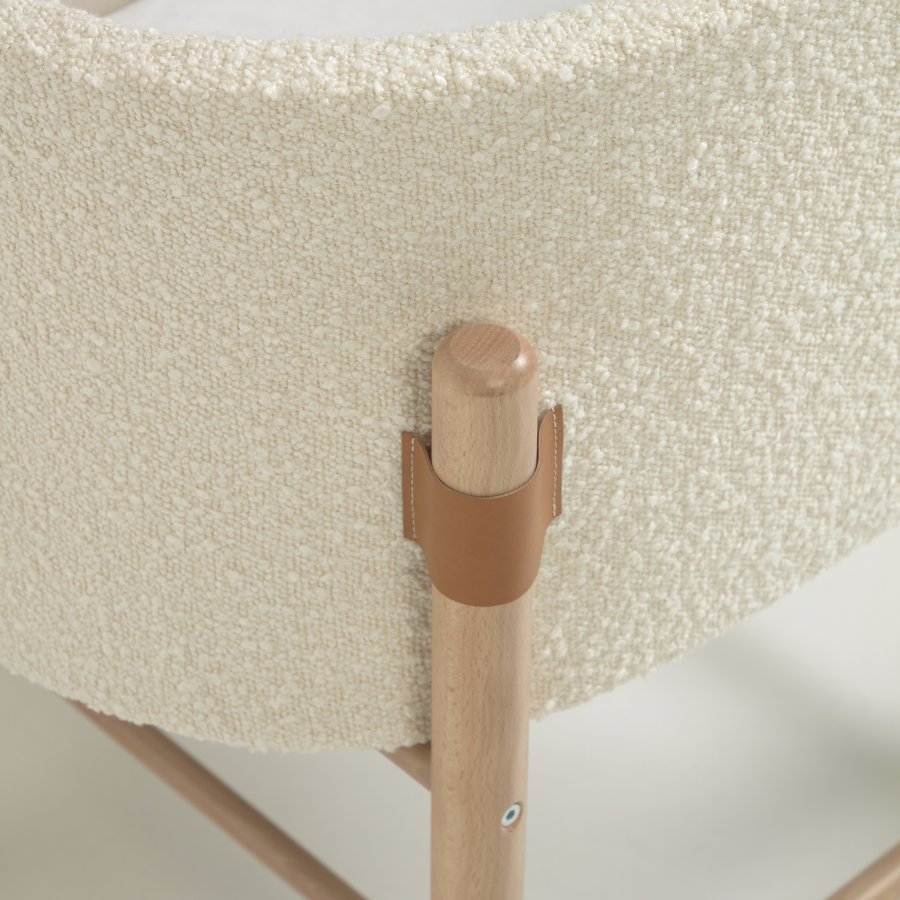 KAVE HOME Adara hvit fleece mosekurv med massiv bk ben 69 x 46 cm