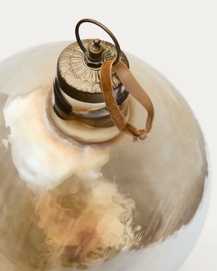 KAVE HOME Piril julekule laget av brunt resirkulert glass, 25 cm