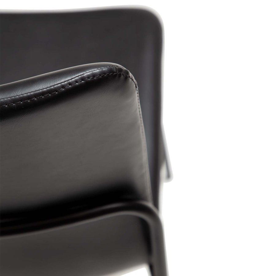 DAN-FORM Woof matbordsstol - vintage svart konstläder och svart stl