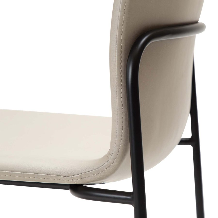 DAN-FORM Woof Esszimmerstuhl - Kaschmir-Kunstleder und schwarzer Stahl